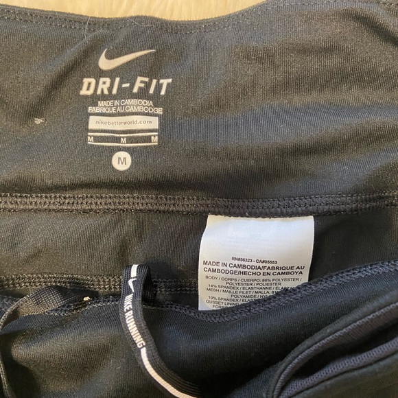 Women’s Nike Dri Fit Cropped Leggings, Sz Md - Picture 5 of 6